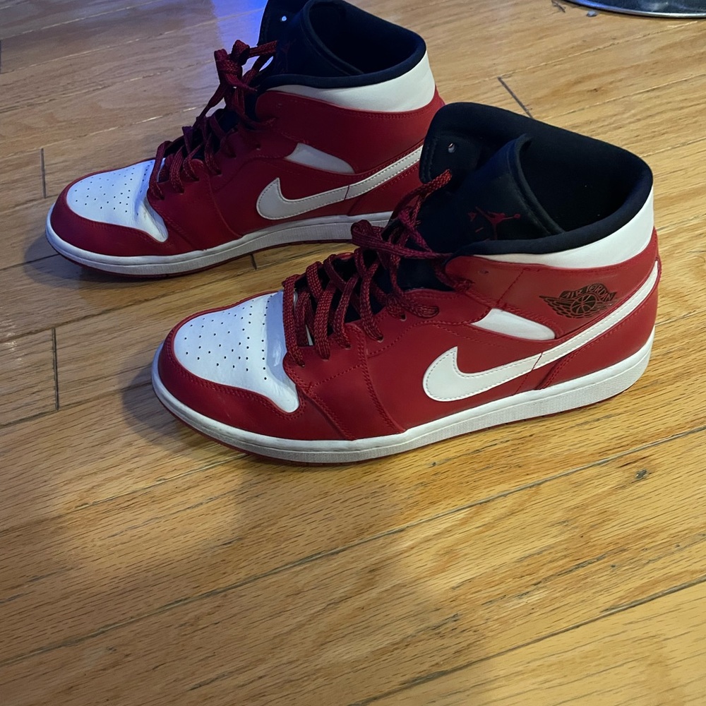 Air Jordan Red & White (Very Good Condition)